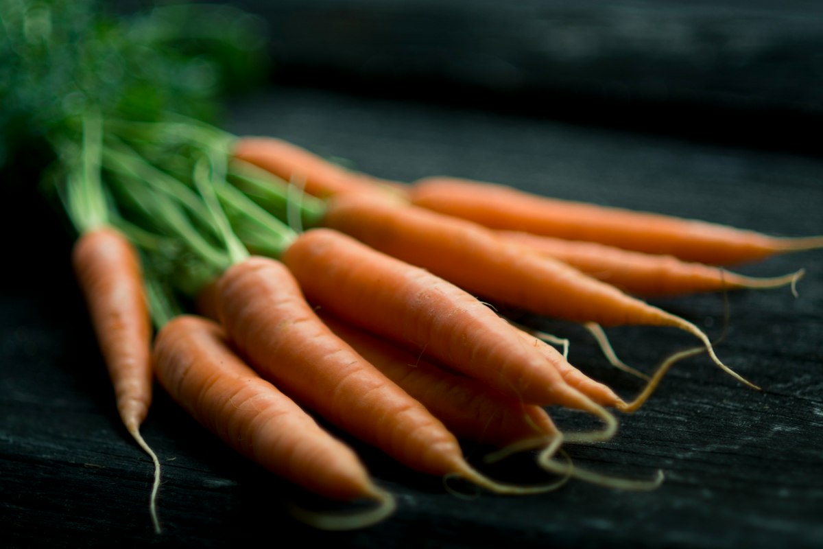 Leafy greens containing lutein and zeaxanthin